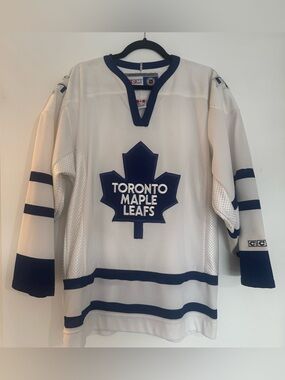 Vintage CCM Toronto Maple Leafs Air-Knit Jersey Made in Canada Size Medium Like